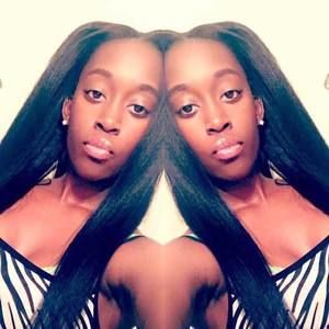 Meet your Posher, Davia